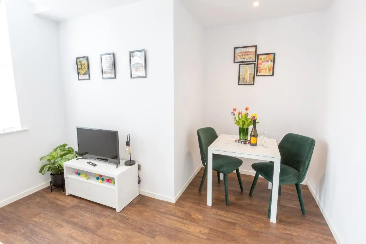 Chester Stays - Lovely Apartment In The Heart Of Chester With Free Parking
