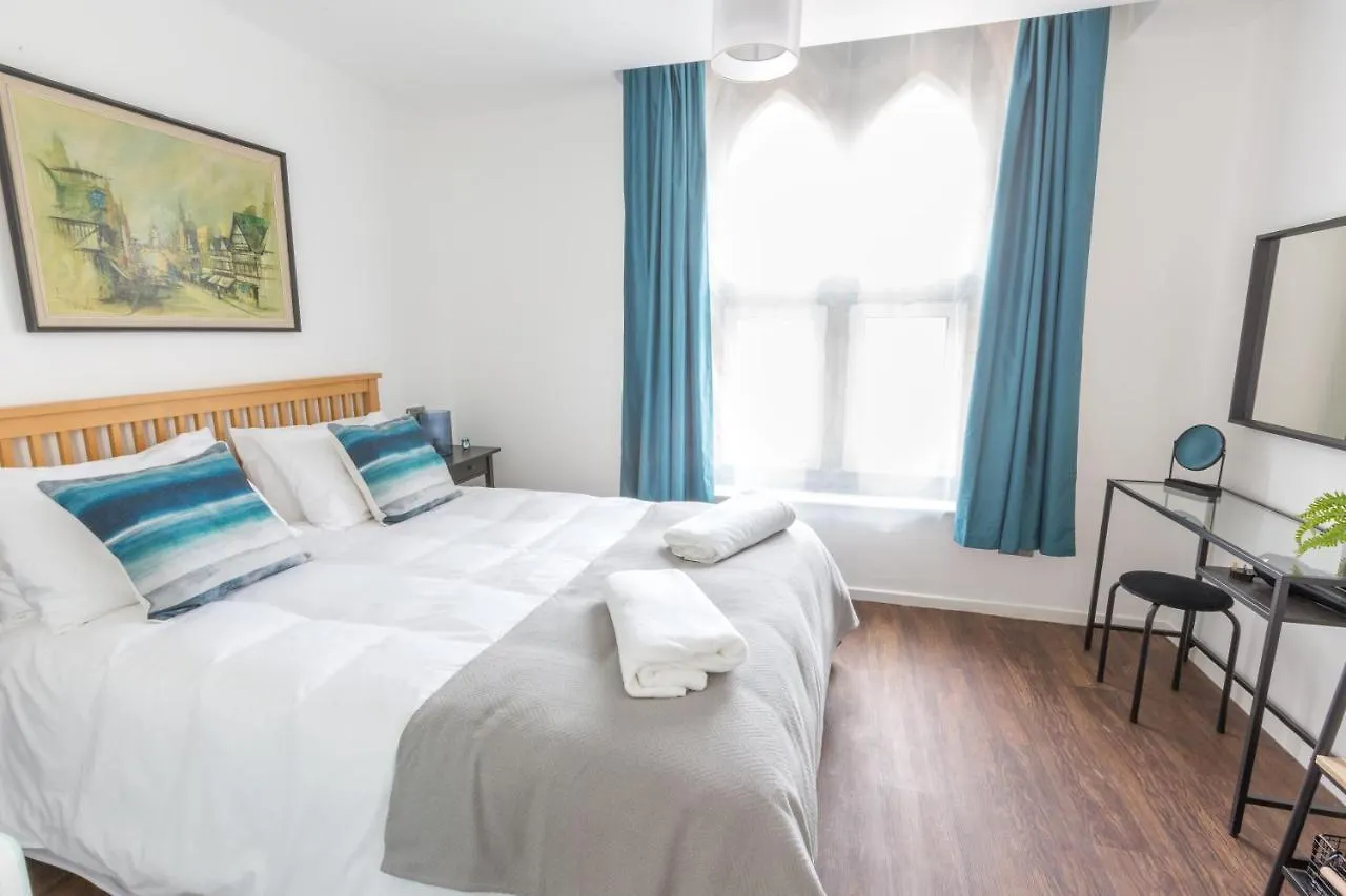 Chester Stays - Lovely Apartment In The Heart Of Chester With Free Parking