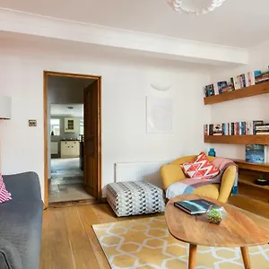  Apartment The Madras - Bright 3bdr With Garden United Kingdom