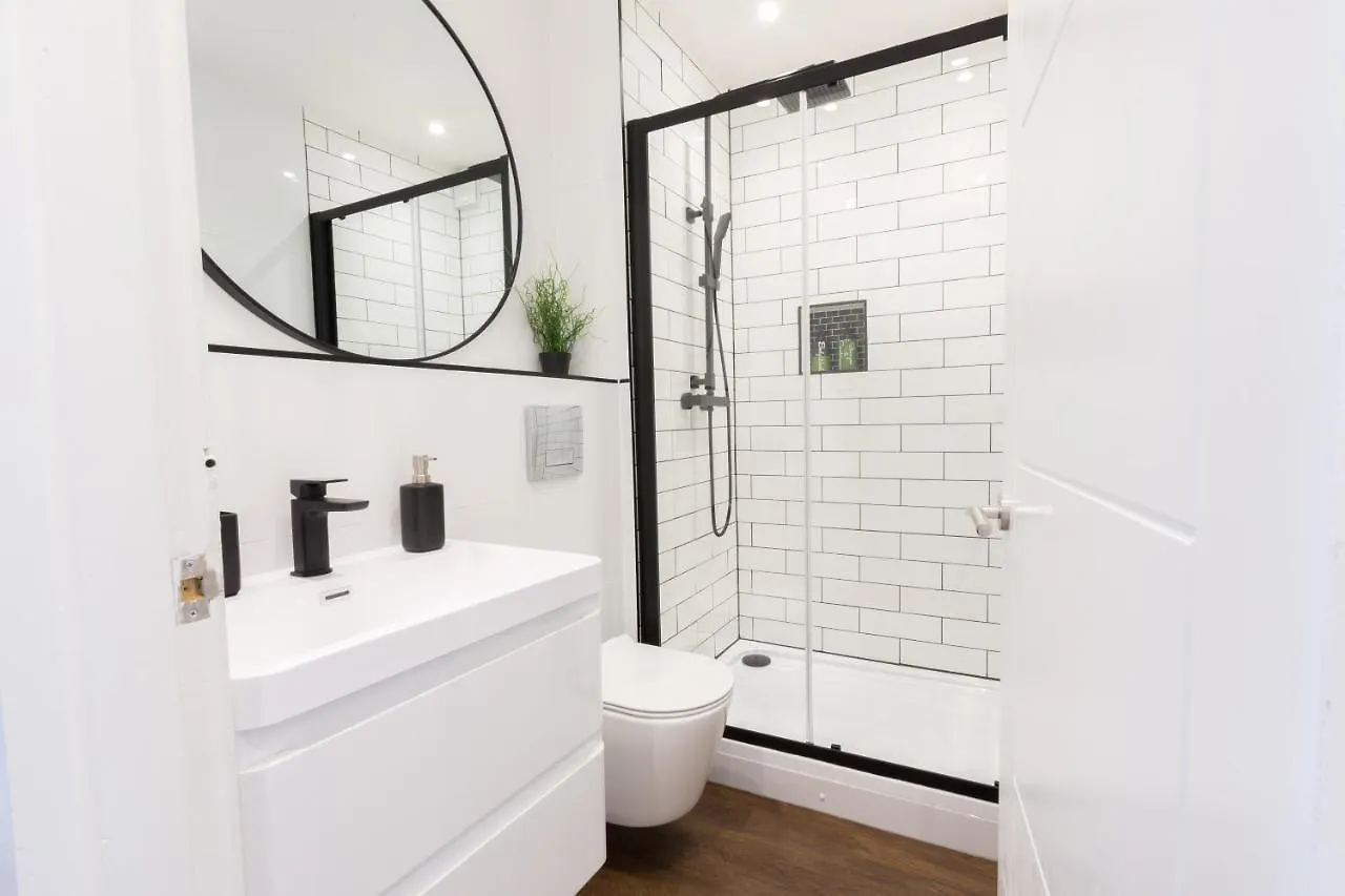 Chester Stays - Lovely Apartment In The Heart Of Chester With Free Parking